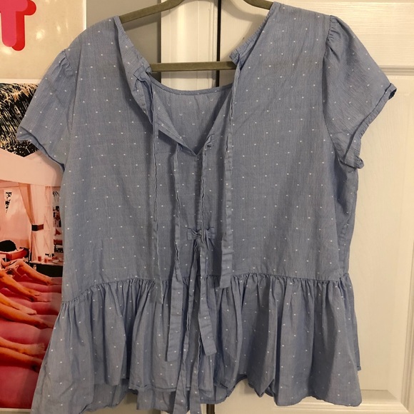 Super cute flowy jean shirt - Picture 2 of 2